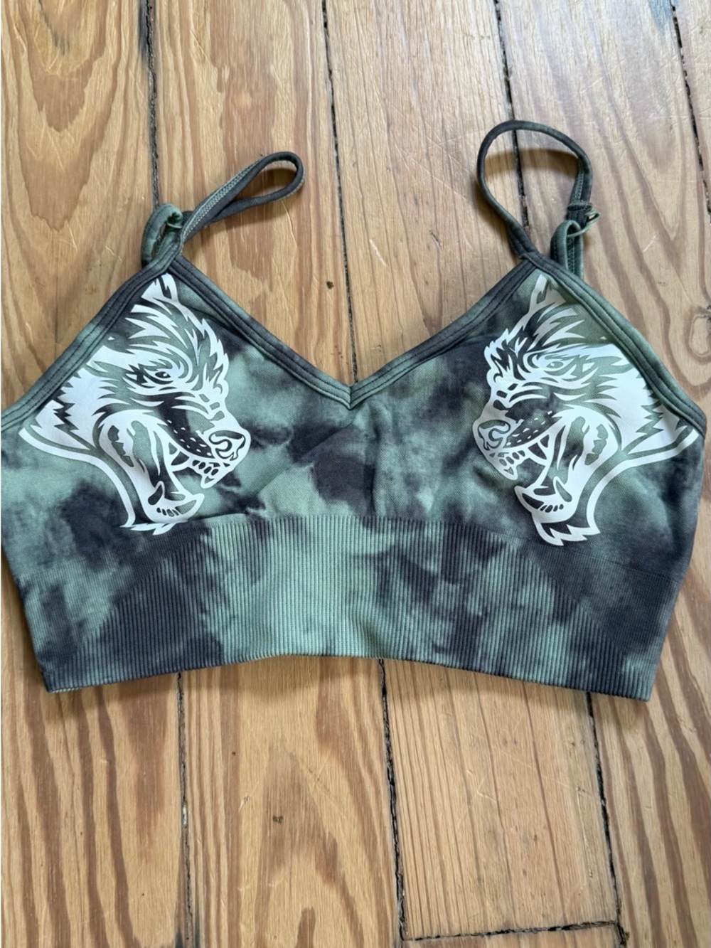 Darc Sport green & Black Tie-Dye Wolf Print sports bra